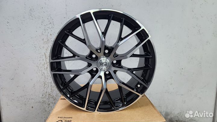 R18 RST Диски Новые 5на114.3 Dia67.1