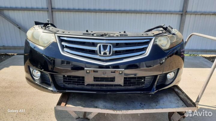 Передняя дверь Honda Accord 8