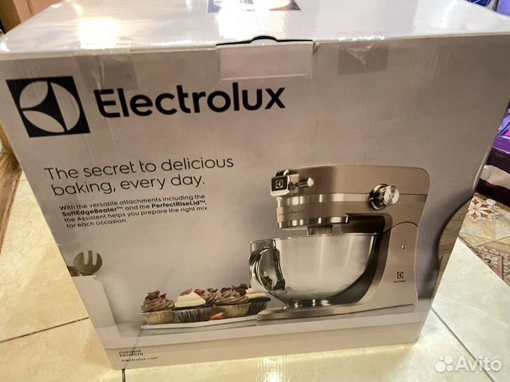 Electrolux орбитальный миксер EKM5570 новый