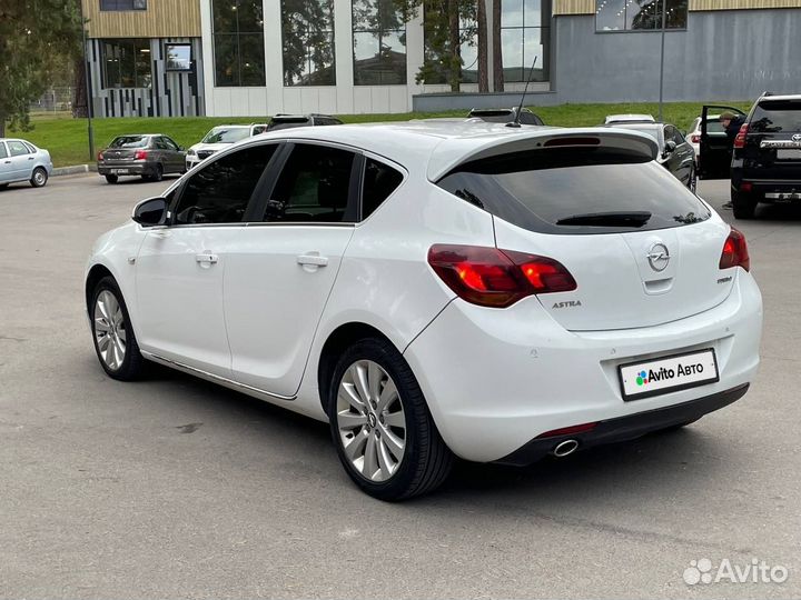 Opel Astra 1.6 AT, 2011, 200 000 км