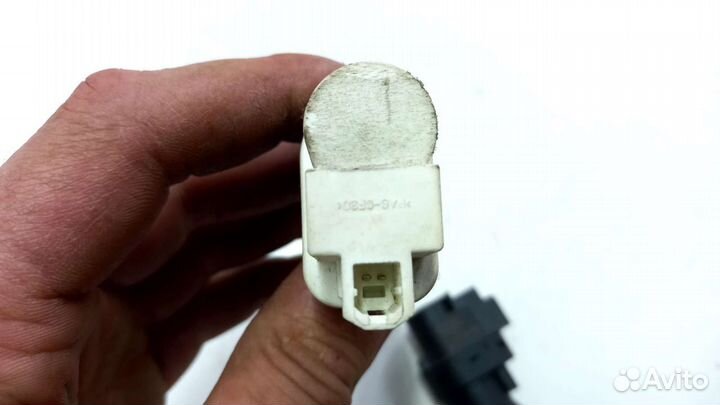 Датчик стоп сигнала Ford Transit 7
