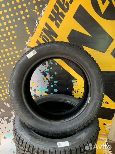 Pirelli Ice Zero 215/55 R18 99T