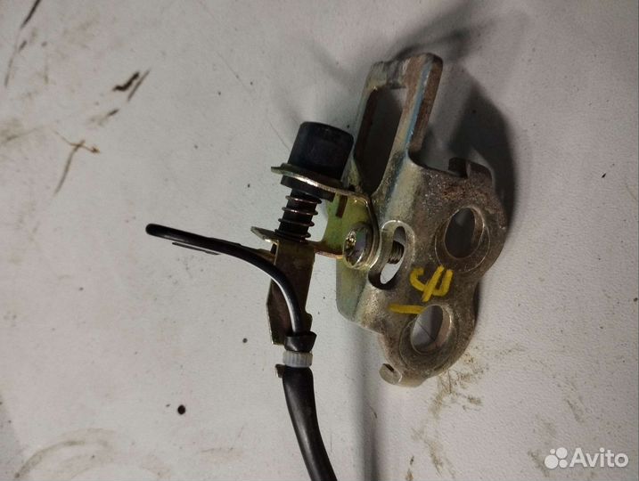 Концевик багажника Solano 620