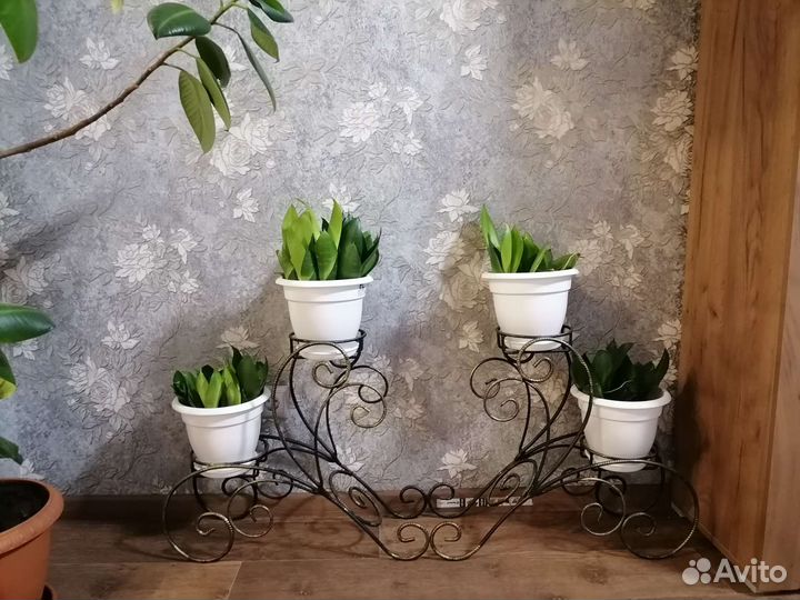 Подставка под цветы