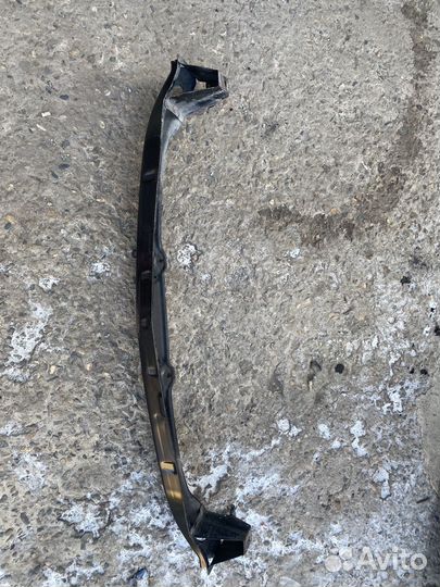 Mitsubishi l200 усилитель переднего бампера