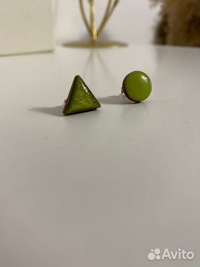 Серьги ассиметричные зеленые