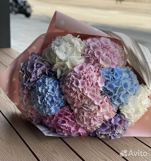 Букет из Голубой Розовой и Белой Гортензии