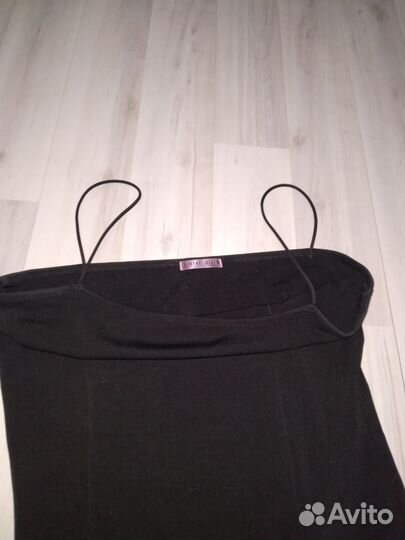 Платье с разрезом