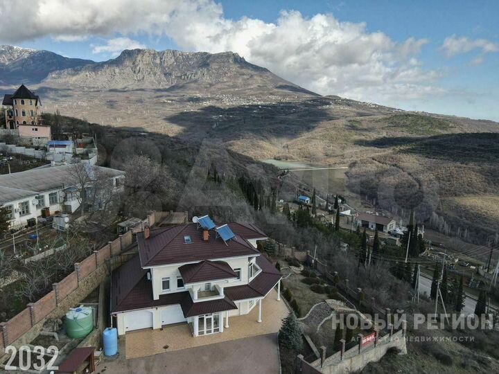 Дом 350 м² на участке 19 сот.