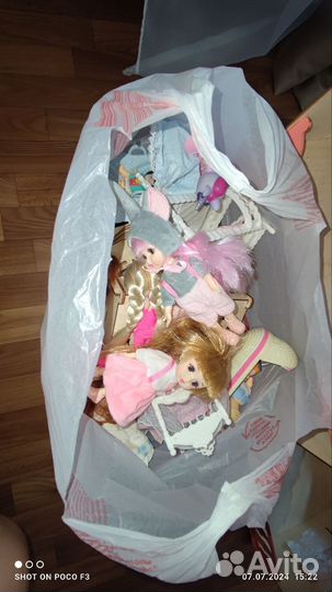 Продам кукольный домик с куклами