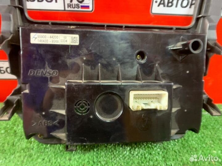 Блок управления климат-контролем Toyota Ipsum