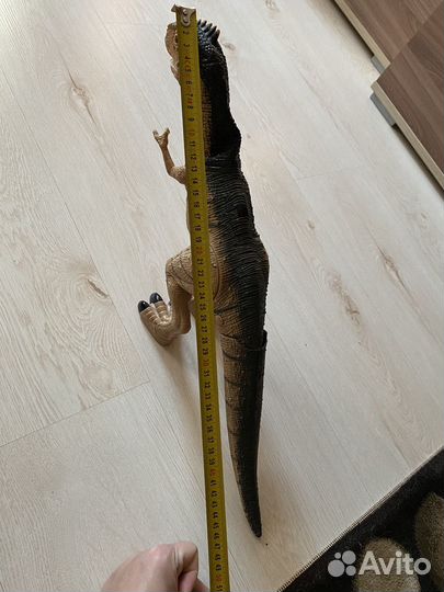 Динозавр рычащий