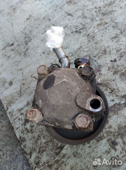 Насос гидроусилителя руля Ниссан Альмера n16