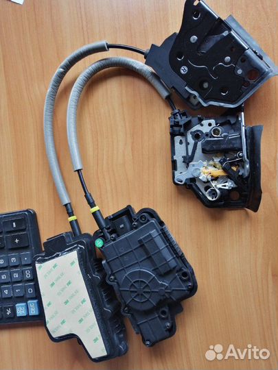 Автомобильный доводчик дверей Audi, Porsche, VW