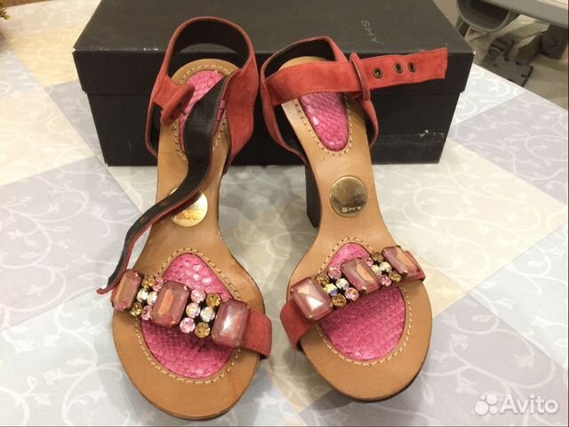 Босоножки Shy