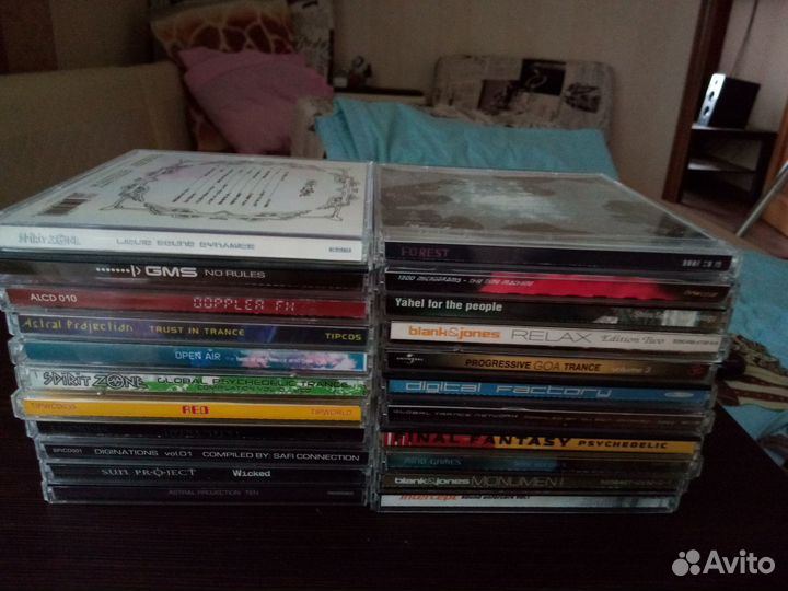 Музыкальные компакт диски. Зеленоград