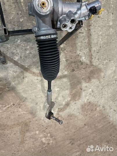 Рулевая рейка на Мерседес w212 6.3 AMG