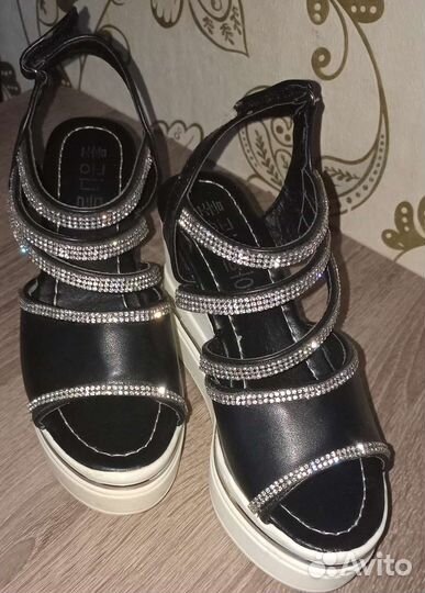 Босоножки на платформе