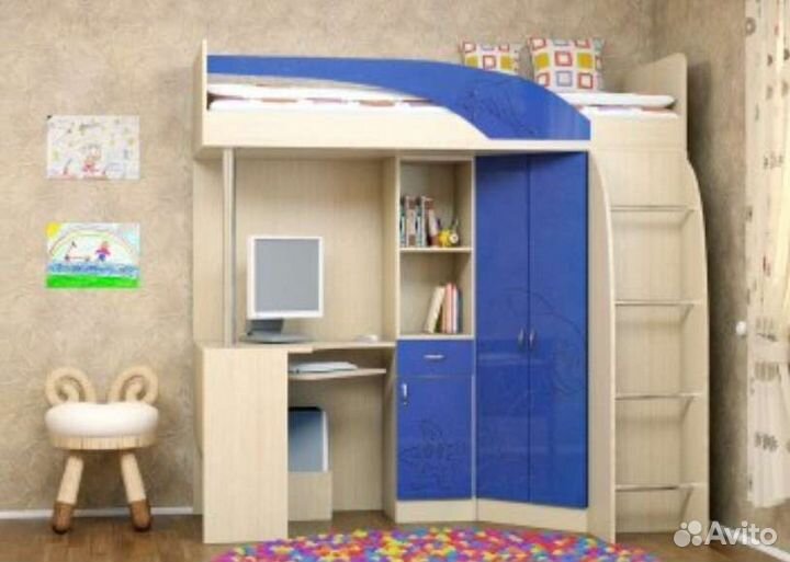 Детская кровать чердак со столом и шкафом