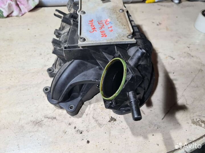 Впускной коллектор Skoda Yeti 1.2