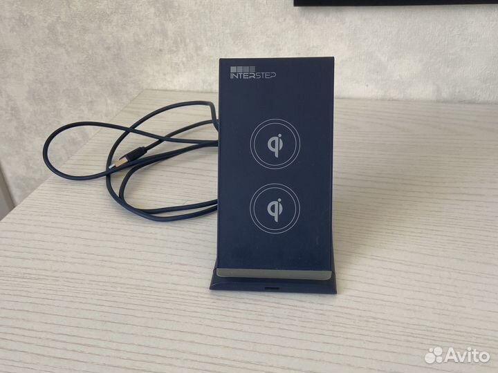 Беспроводное зарядное устройство интерстеп