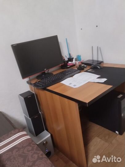 Компьютерный (письменный) стол