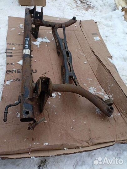 Подрамник задний Volkswagen Golf 5