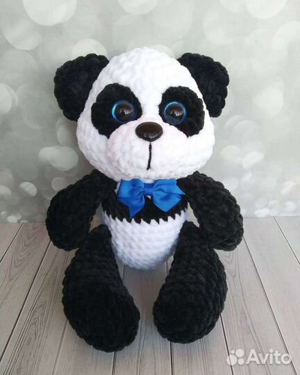Мягкая игрушка Панда вязаная крючком