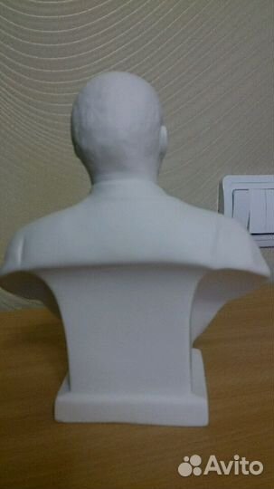 Бюст Ленина