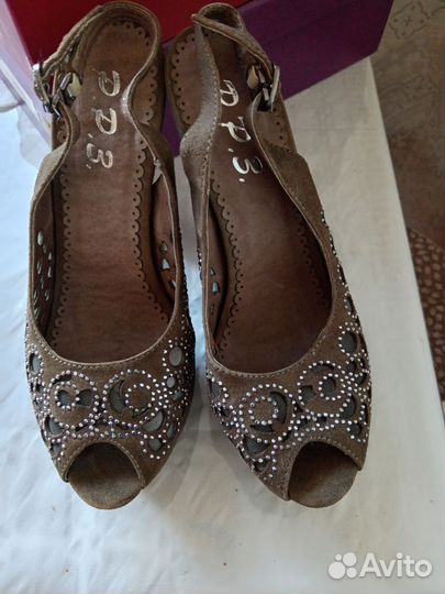 Босоножки 37