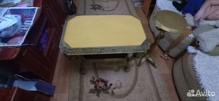 Стол и подставка