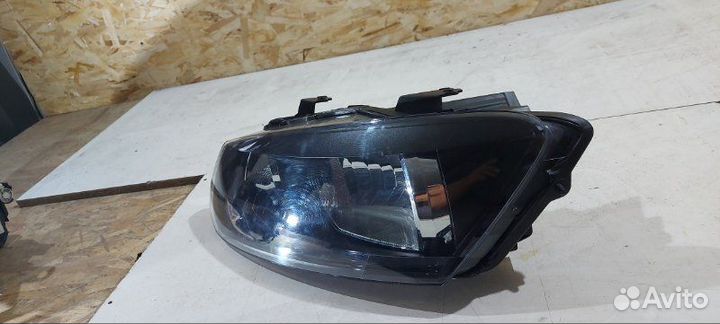 Фара галогеновая передняя левая Volkswagen Polo 5