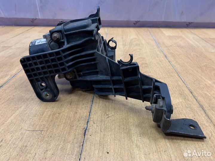 Блок abs Opel Zafira B минивэн Z16XEP