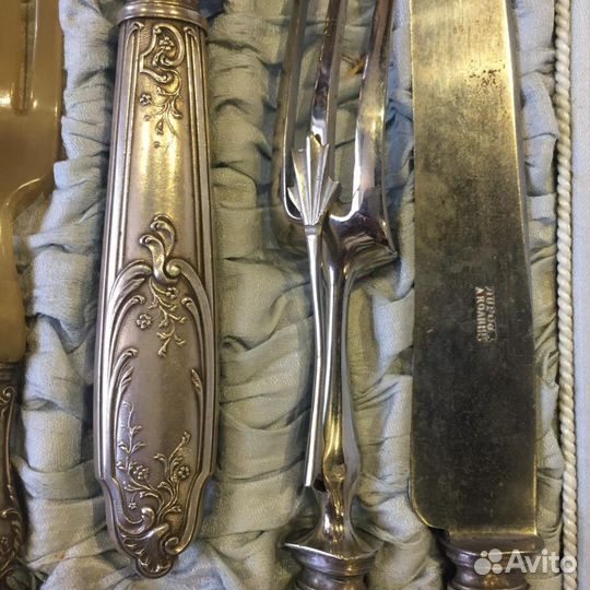 Набор антикварный столовых приборов