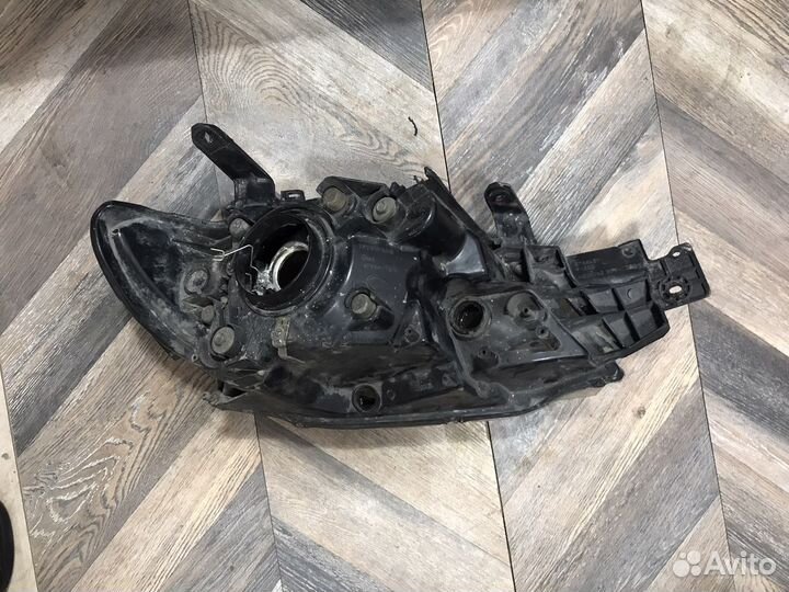Фара левая Mitsubishi Outlander