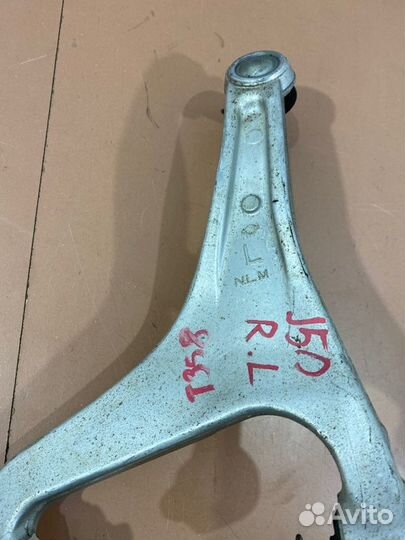 Рычаг задний левый Infiniti Ex25 J50 VQ25HR 2013