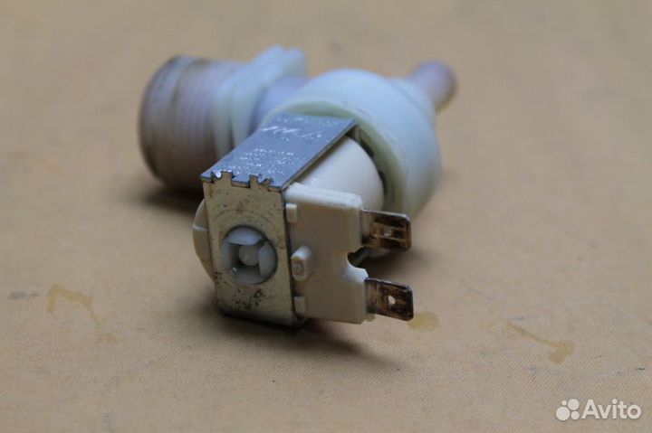 Клапан подачи воды Bosch 00167025 бу. 8271