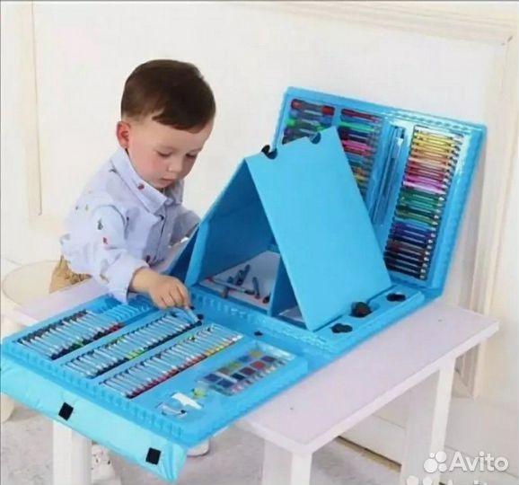 Набор юного художника с мольбертом