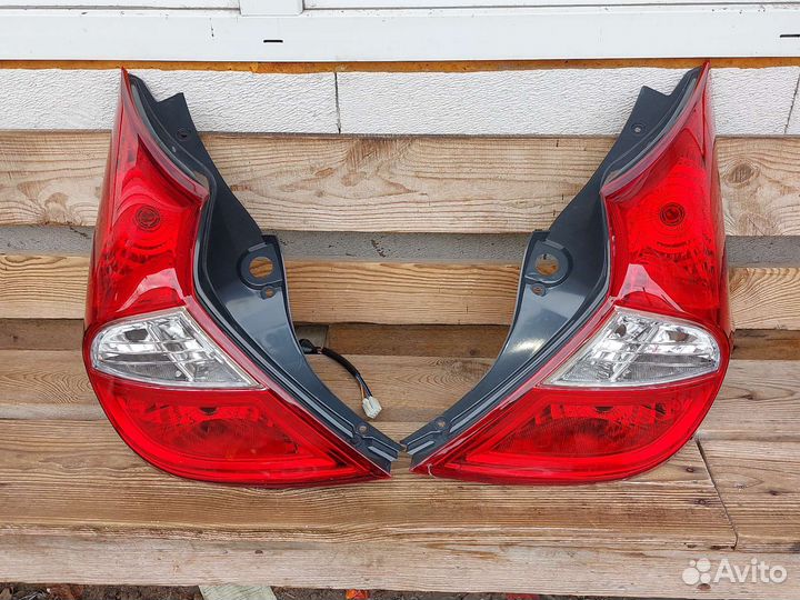 Фонарь задний 924011R220 Хендай Солярис хэтчбэк