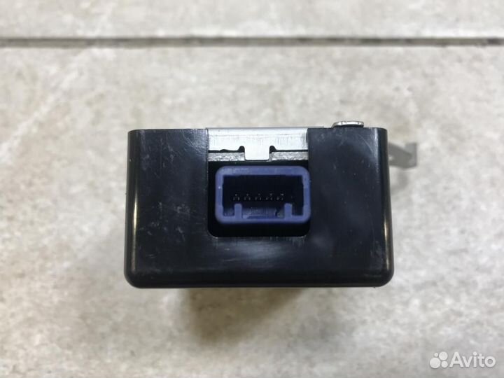 Блок управления центральным замком Lexus GX460 URJ