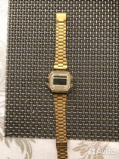 Часы casio retro