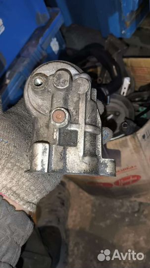 Кронштейн масляного фильтра Audi 80b3 026115417