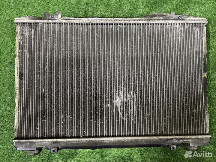 Радиатор основной Lexus LS600hl дефект