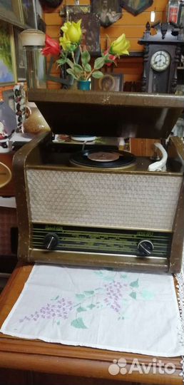 Старинный радиоприемник Рекорд 60М