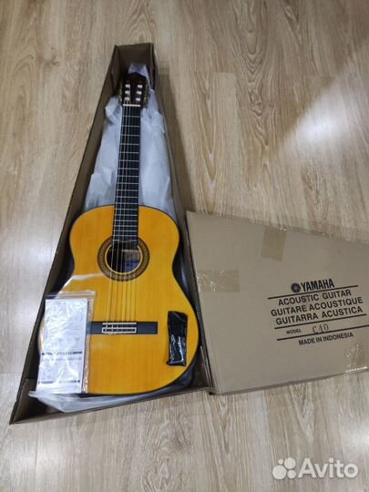 Классическая гитара yamaha c40