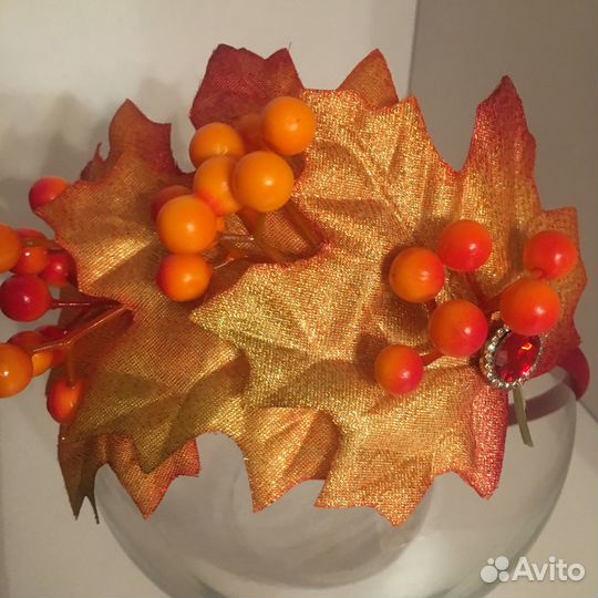 Осенний ободок рябинки