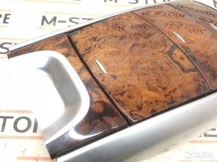 Консоль между сидений передний Mercedes-Benz