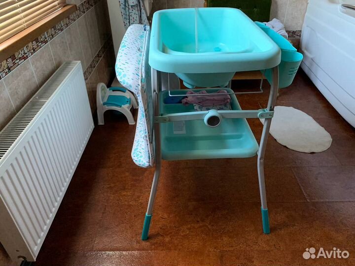 Пеленальный столик с ванночкой Chicco