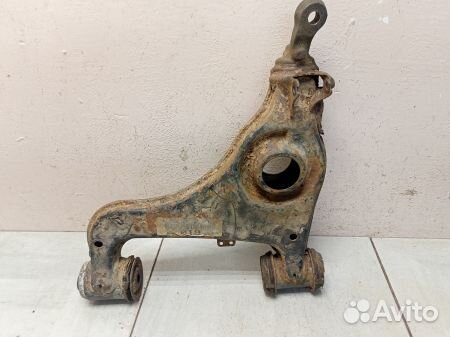 Рычаг передний правый нижний