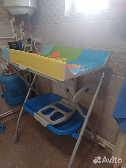 Ванночка для купания и пеленальный столик